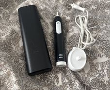 Oral B Electric Toothbrush