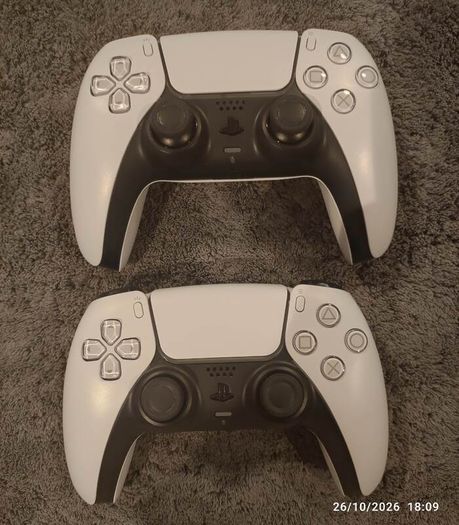 Playstation 5 - FW 13.42 - 2 controllers - Like new
