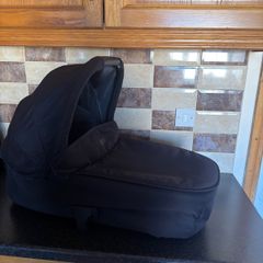 mamas and papas flip XT3 carrycot