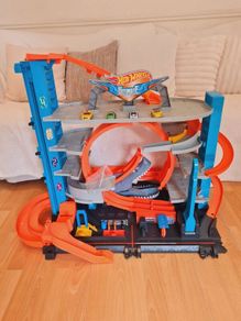 hotwheels ultimate garage