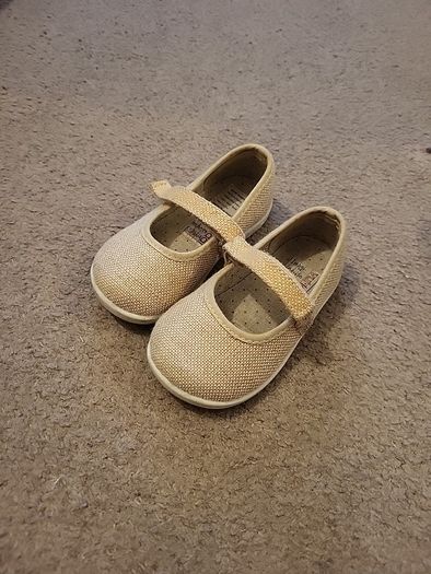 2 Pairs of Girl's toddler shoes size 21 EUR