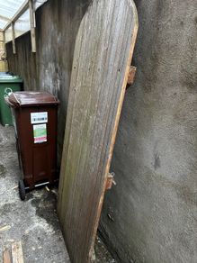 Side Gate