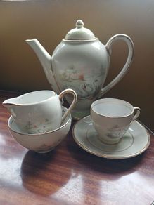 Arklow pottery Swan Lake