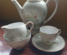 Arklow pottery Swan Lake