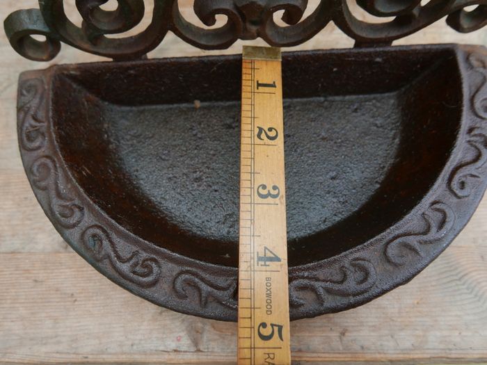Antique Victorian cast iron wall mounted bird bath bird feeder