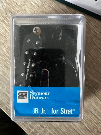 Assortment of Fender Stratocaster pickups - Duncan + G&L