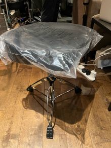 Donner drum throne