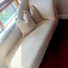Beautiful Pristine Lounger