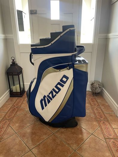 Mizuno Fitting Centre Extra Large Display Wheeled Golf Bag - Man Cave, Home Sim