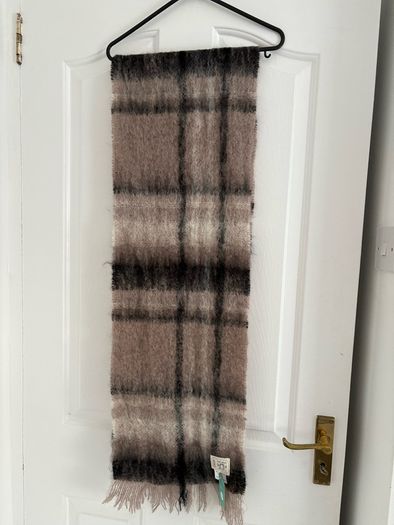 woman scarf