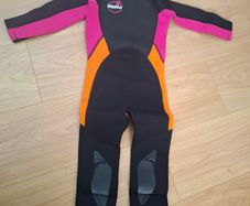 Girls wet suit