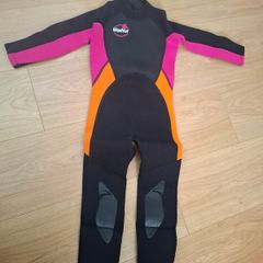 Girls wet suit