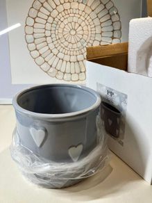 Ceramic Plant Pot with white Hearts