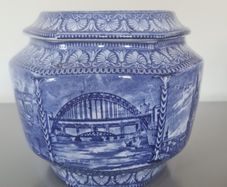 Maling Ware Castle Designs Jar Lidded Pot