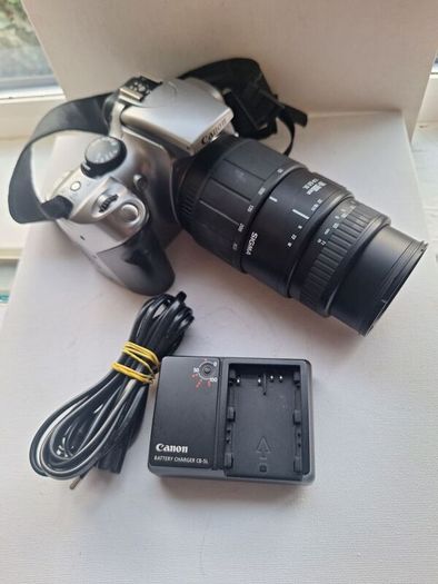 Canon EOS 300D digital SLR camera