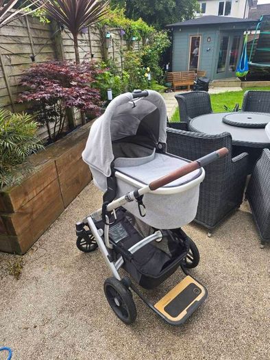 Uppa baby Vista V2 travel system