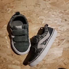 boys runners next size 9uk