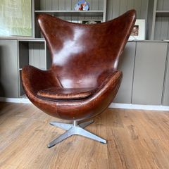Brown Leather Egg Chair - Arne Jacobson Style - Quality Reproduction