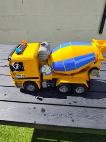 Bruder cement Truck
