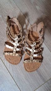 girls gold sandals