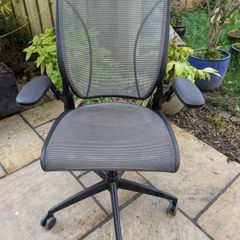 ergonomic office chair