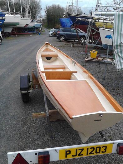Rowing dinghy