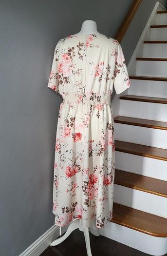 Temu cream floral dress, Size 2XL / UK20