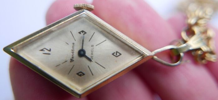 Vendome Vendome 7 Jewels Pendant Mechanical Watch W/necklace.(works well)