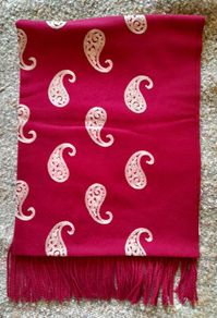 B.N. Beautiful ,Christmas colours, scarf