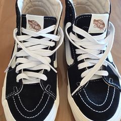 Black And White Converse size 5