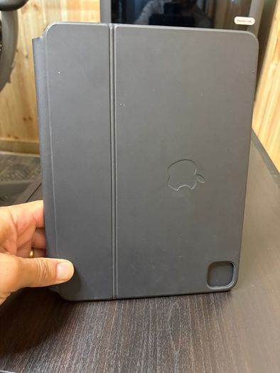 iPad Air 5th Generation + Apple Magic Keybord