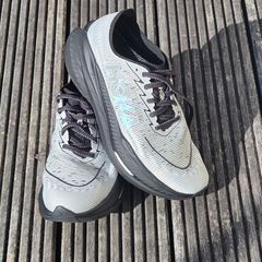 Hoka Mach X2