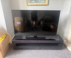 58" Samsung Tv With Aony Sound Bar Stand