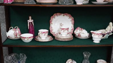 Vintage Arklow Bone China 21-Piece Tea Set