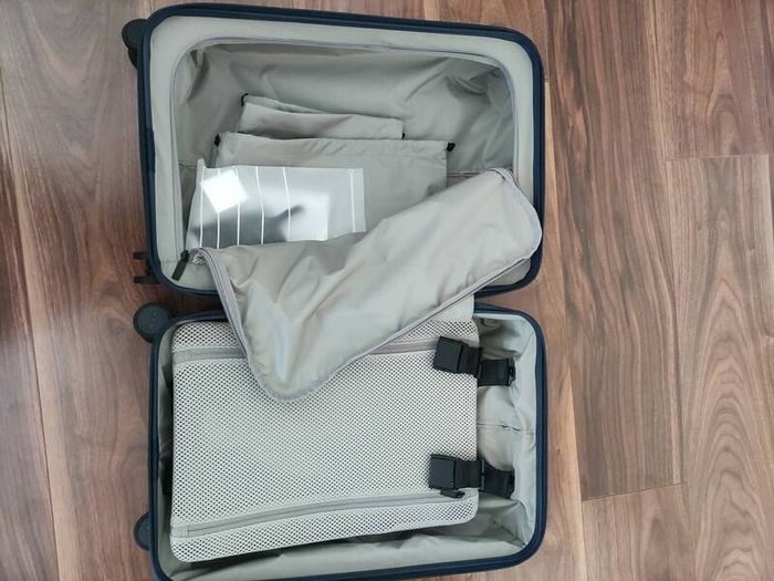 suitcase carry on