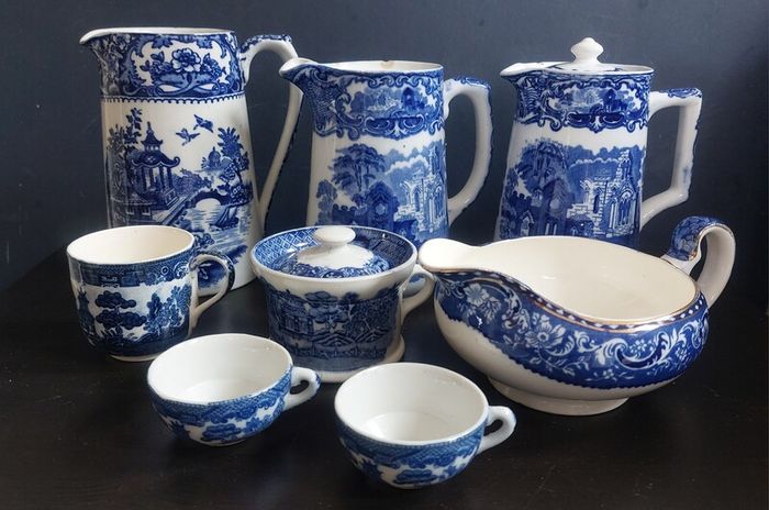 Beautiful Antique Blue and White Willow Pattern Small Coffee Can Cup, English Made, Unknown Maker