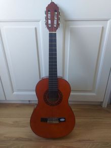 Valencia 1/2 size acoustic nylon string guitar