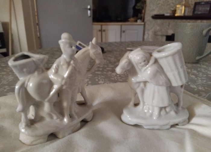 2 Ornaments