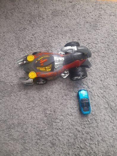 large hotwheels car