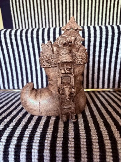New bespoke 21cm high vintage inspired Santa boot with mice and present detail
