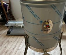 Honey extractor (electric 9 frame)