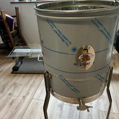 Honey extractor (electric 9 frame)