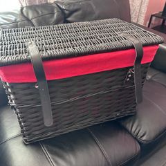 2 wicker baskets