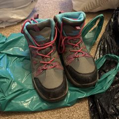 hiking boots 38
