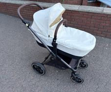 Cybex Eos Lux