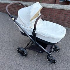 Cybex Eos Lux