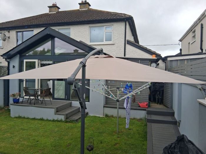 Cantilever Umbrella