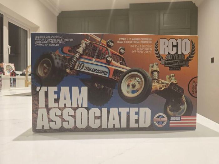 Team Associated 40th Anniversary Edition RC10