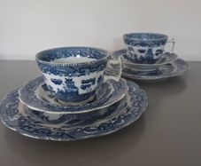 Old Willow Blue White Trios Cups Saucers Plates