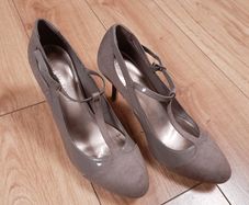 Marks & Spencer Taupe Beige Mushroom Suede T-Bar Court Heels Pumps 6.5UK/39.5EU